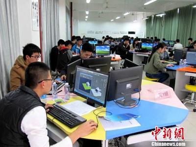 厦门软件业异军突起 业界吁创新思维培养人才(组图)